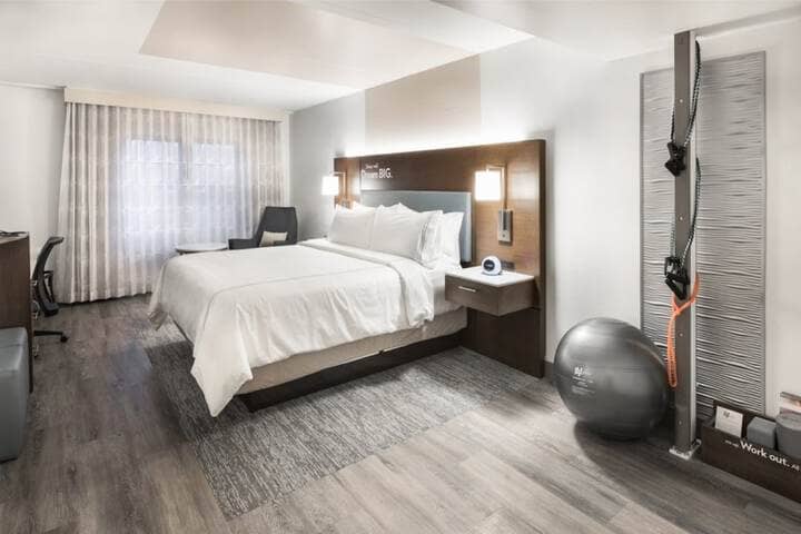 Room 12 of 50