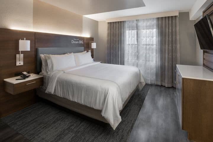 Room 10 of 50